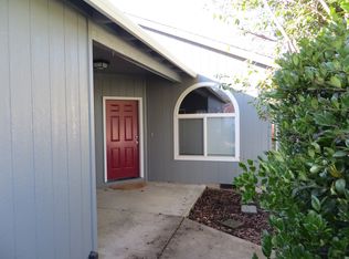 571 Mountain View Dr, Central Pt, OR 97502