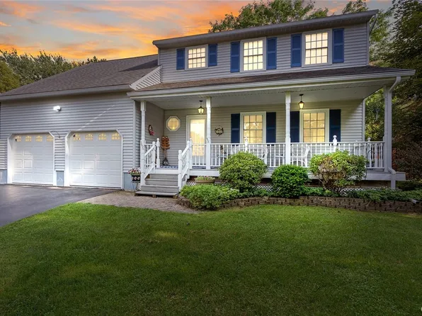 3490 Cherokee Cir, Syracuse, NY 13215