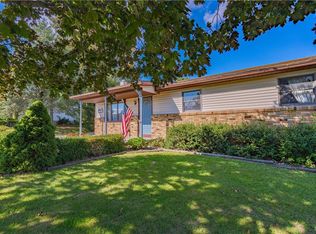 1318 Oakhurst Dr, Slatington, PA 18080