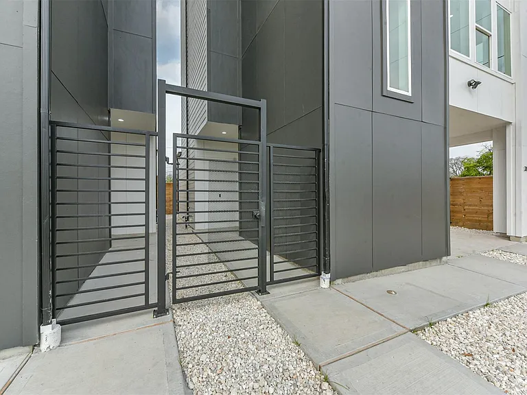3808 Ennis St — Photo 7