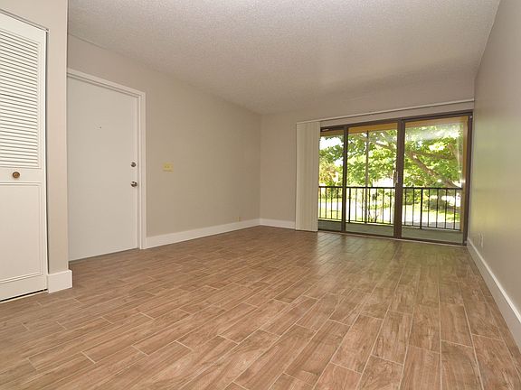 3rd image of 210 Moree Loop APT 4