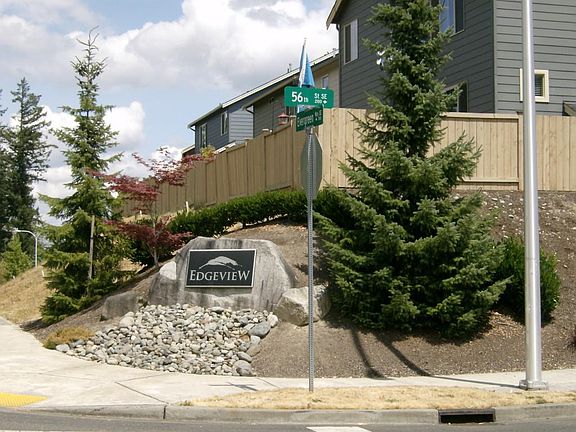 3rd image of 2210 55th St SE