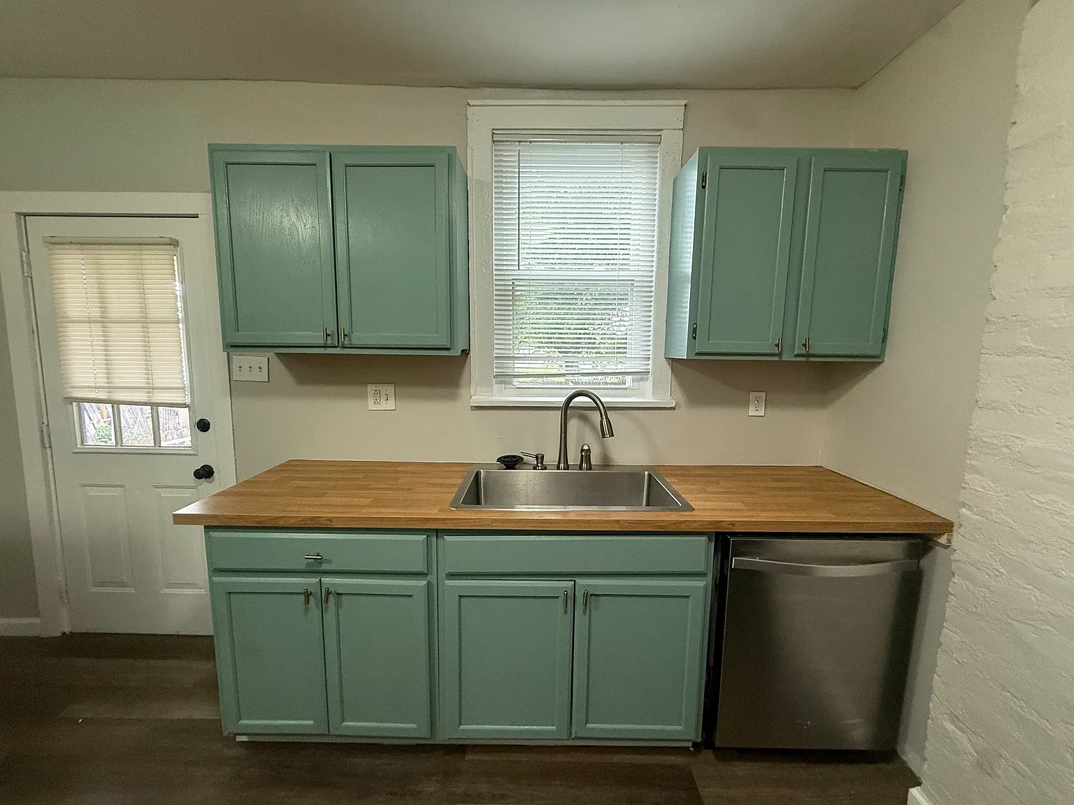 3 bed, 2352 sqft, $1,250 — Photo 4