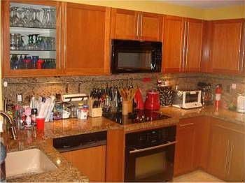 5th image of 18455 NE 30th Ct #18455
