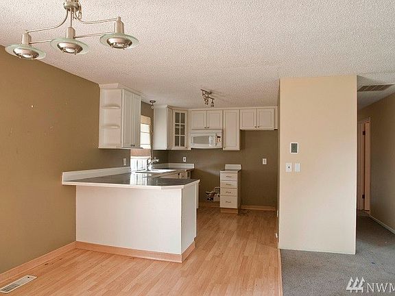 4th image of 918 Oakcrest Dr SE