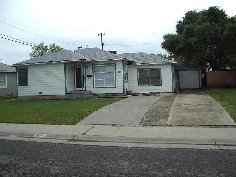 805 Linda Vista Way photo 1