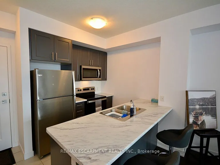 450 Dundas St E #404 — Photo 4
