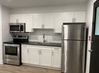 343 Saint Paul St #3, Burlington, ON L7R3K2