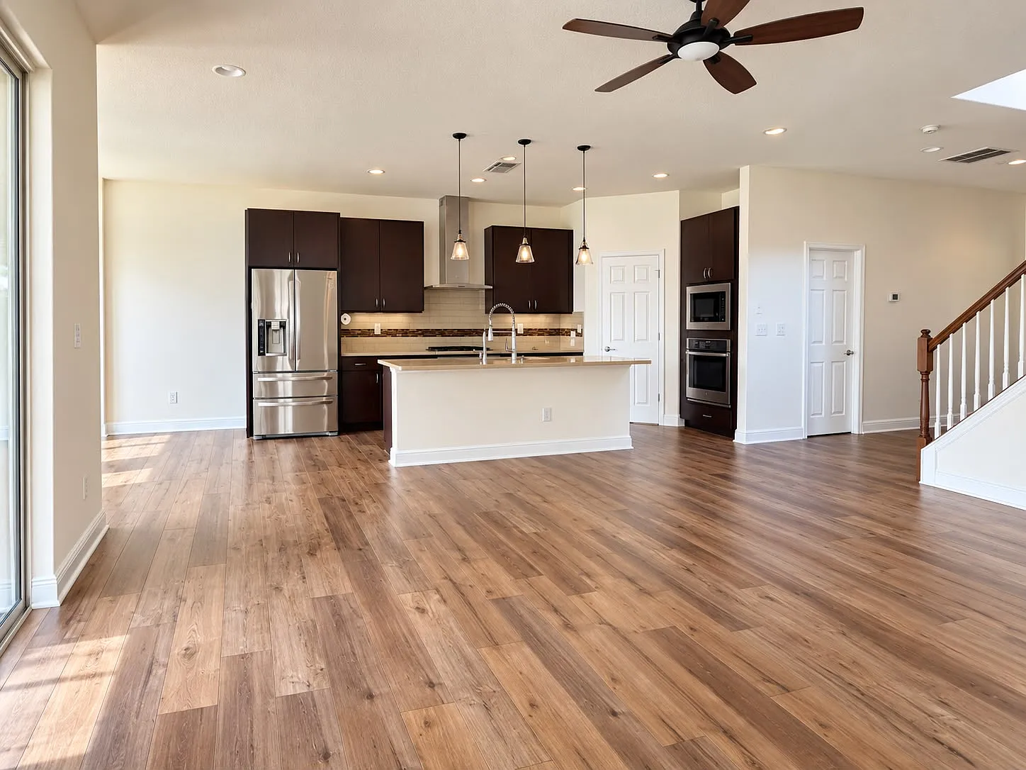5 bed, 3440 sqft, $3,915 — Photo 4