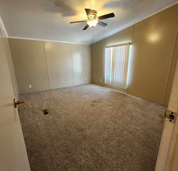 922 Ashwood St — Photo 26