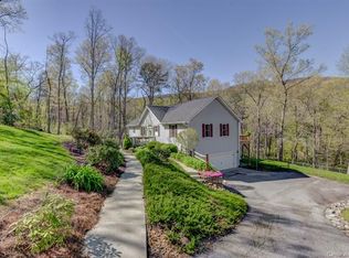 94 Indian Mound Trl, Fairview, NC 28730