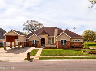 20185 Belle Vue Cir, Diberville, MS 39540