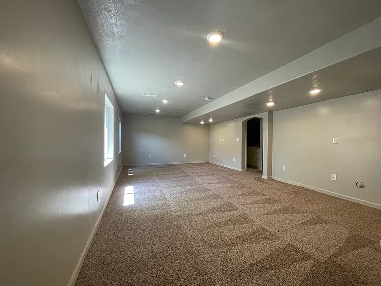 466 E Apple Grove Ln — Photo 17