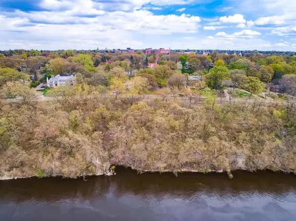 98 Mississippi River Blvd N, Saint Paul, MN 55104