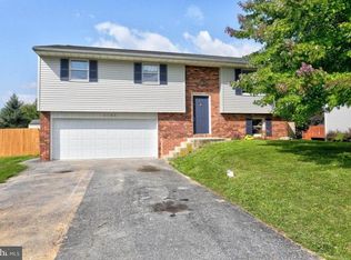 4185 Magnolia Dr, Mount Joy, PA 17552