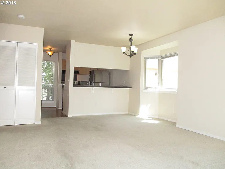 1545 SW Clay St #325 — Photo 11
