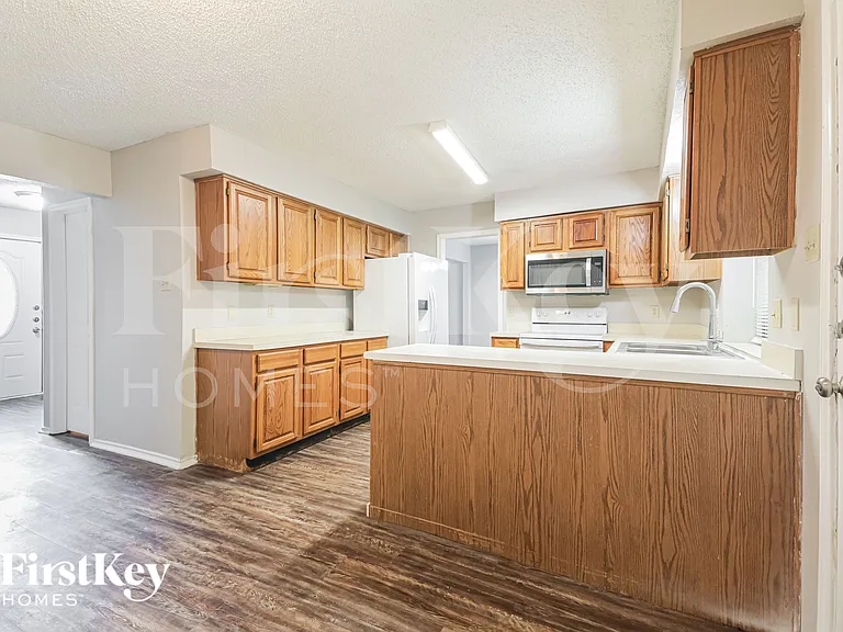 1403 Bradford Pl — Photo 7