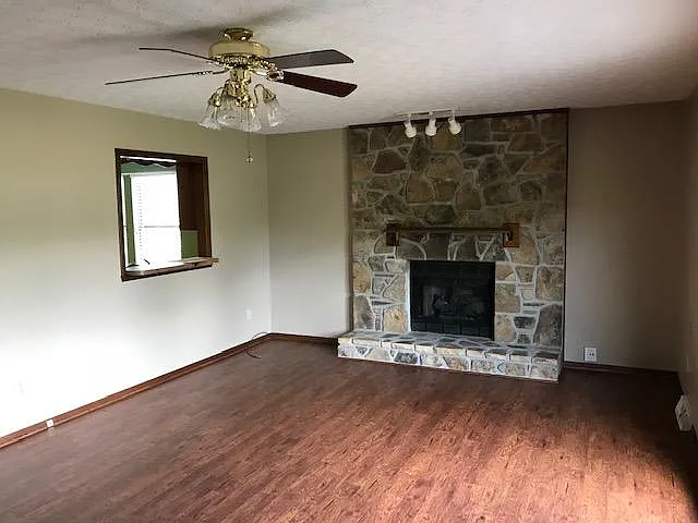 1708 Oxbow Ln — Photo 5
