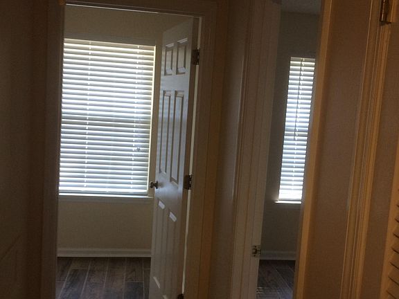 5th image of 339 Somerset Dr