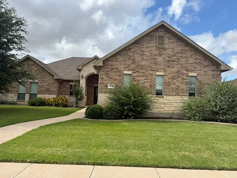 733 Benelli Dr — Photo 3