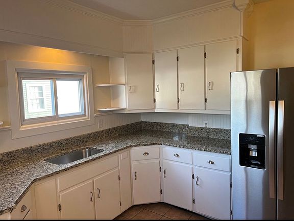 5th image of 110 Ashley St #110