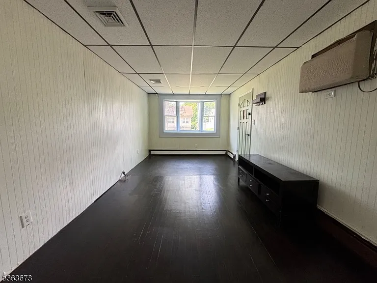 636 Linden Ave — Photo 7