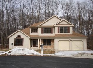3212 Goldenrod Rd, Stroudsburg, PA 18360