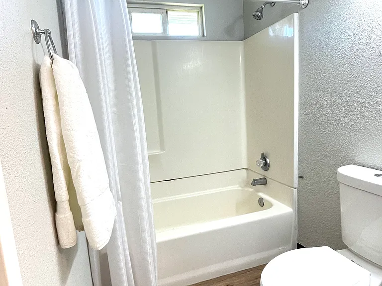 207 E Omaha St — Photo 12