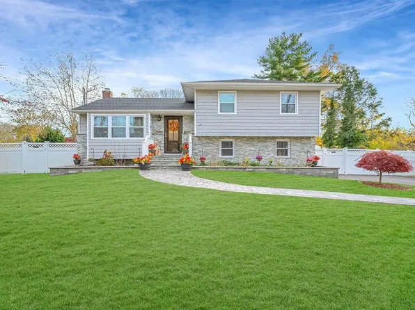 15 Ketay Drive N, East Northport, NY 11731