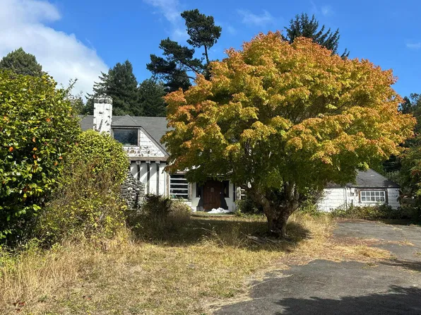 220 Greenwood Heights Dr, Eureka, CA 95503