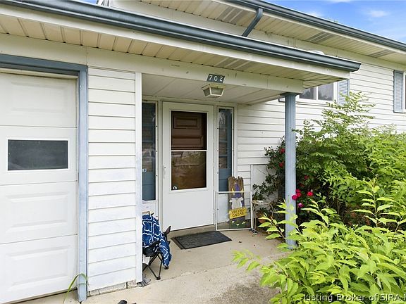 5th image of 702 Cherokee Drive