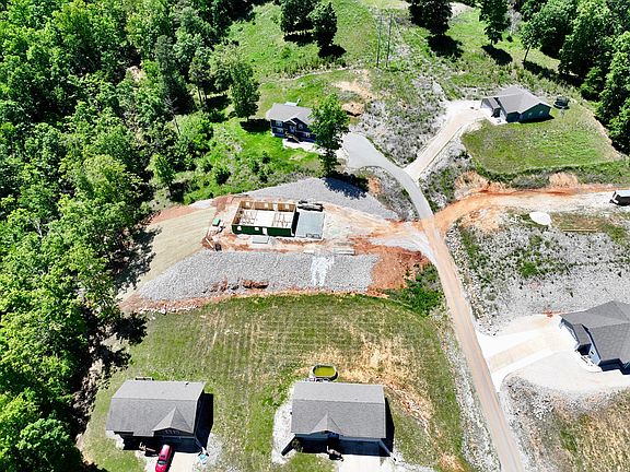 4th image of 60 Justin Avenue