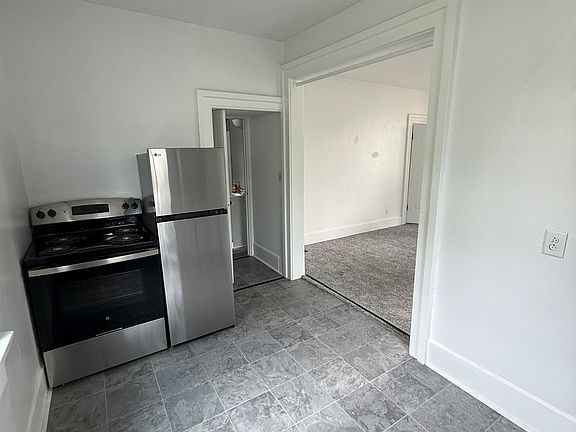 5th image of 607 S Jackson St