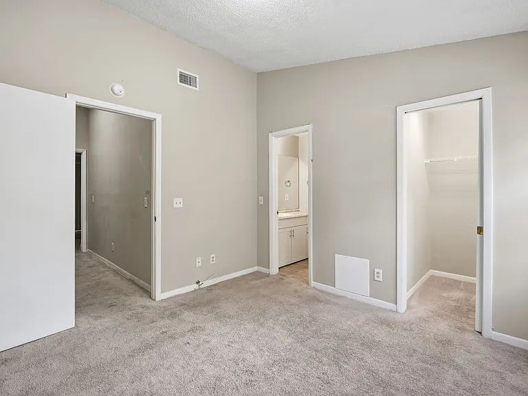 1910 W Sligh Ave #E102 — Photo 17
