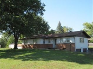 500 Hallar Ave, Gower, MO 64454