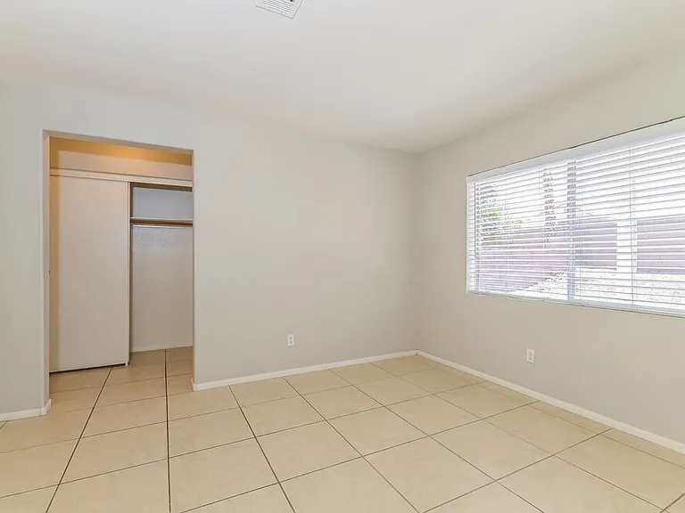 2642 Ridgewater Cir — Photo 12