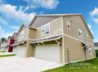 1017 N 9th St, Elwood, IN 46036