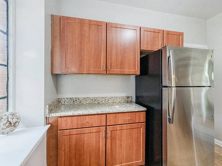 Cameron Court Apartments — Photo 111