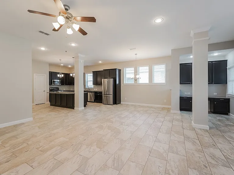415 Rocky Briar Ct — Photo 6