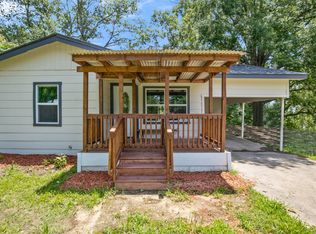 121 Circle Dr, Bogata, TX 75417