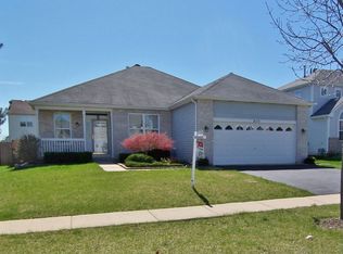 2115 W Meadowview Dr, Round Lake, IL 60073