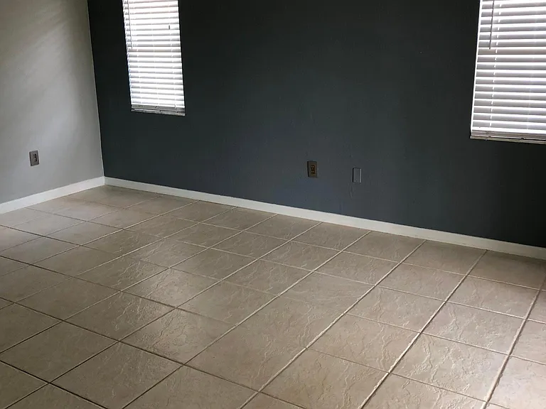 17298 Meadow Lake Cir — Photo 10