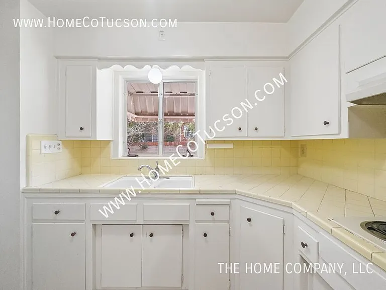 3236 E Hawthorne St — Photo 11