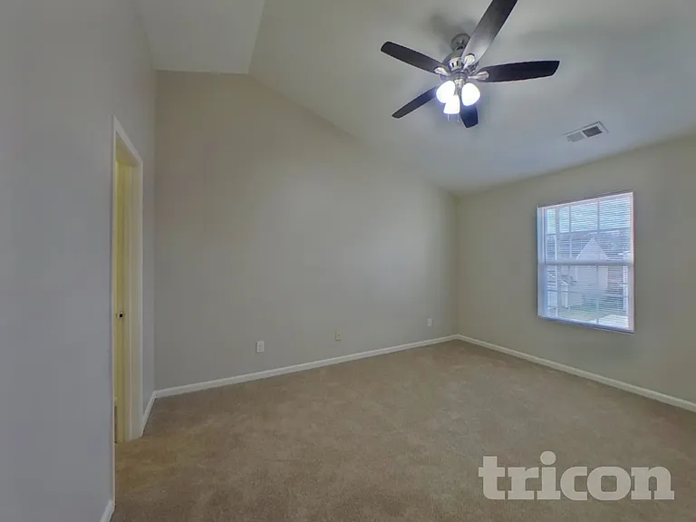 2423 Shad Ct — Photo 8