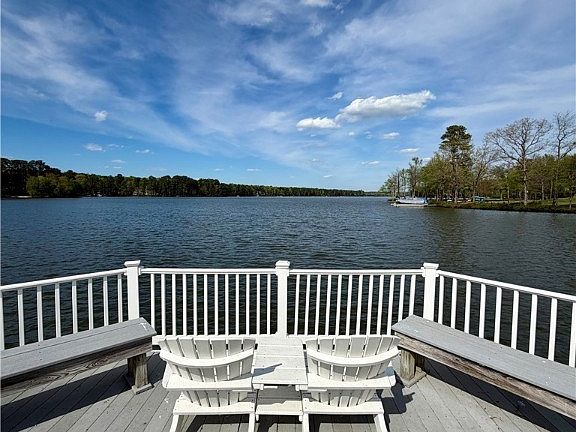 2nd image of 6430 Lookout Point Cir