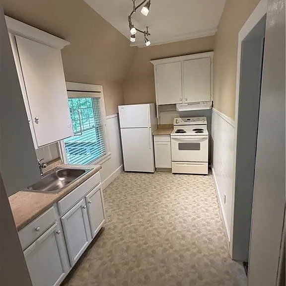 27 W Park Pl #2F — Photo 2