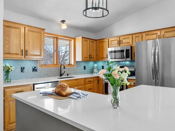 22 Alva Ct, Waconia, MN 55387