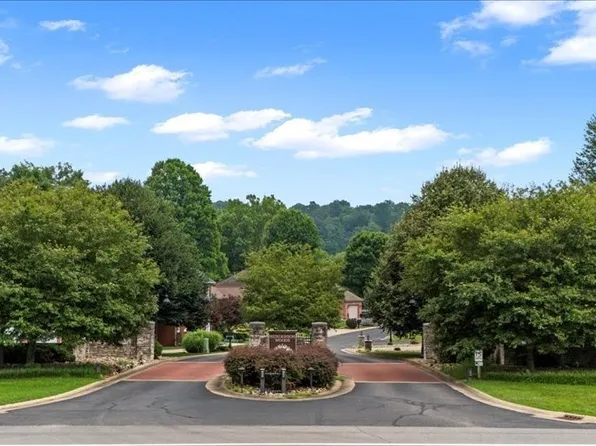 64 Alexander Dr, Williamstown, WV 26187