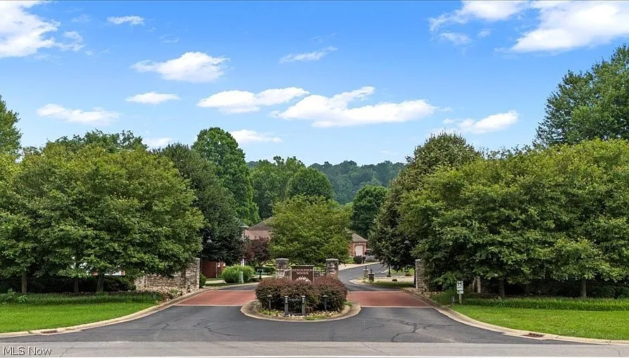 64 Alexander Dr photo 1