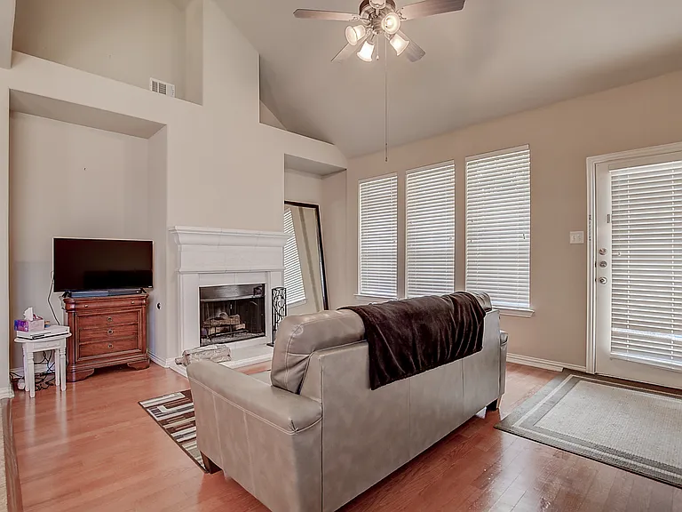 2832 Gooseberry Dr — Photo 6